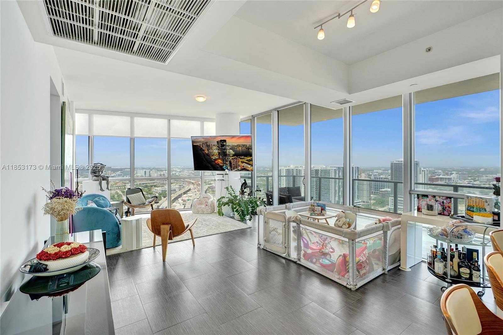 Small Image of 1100 BISCAYNE BLVD #3708, Miami Number 8