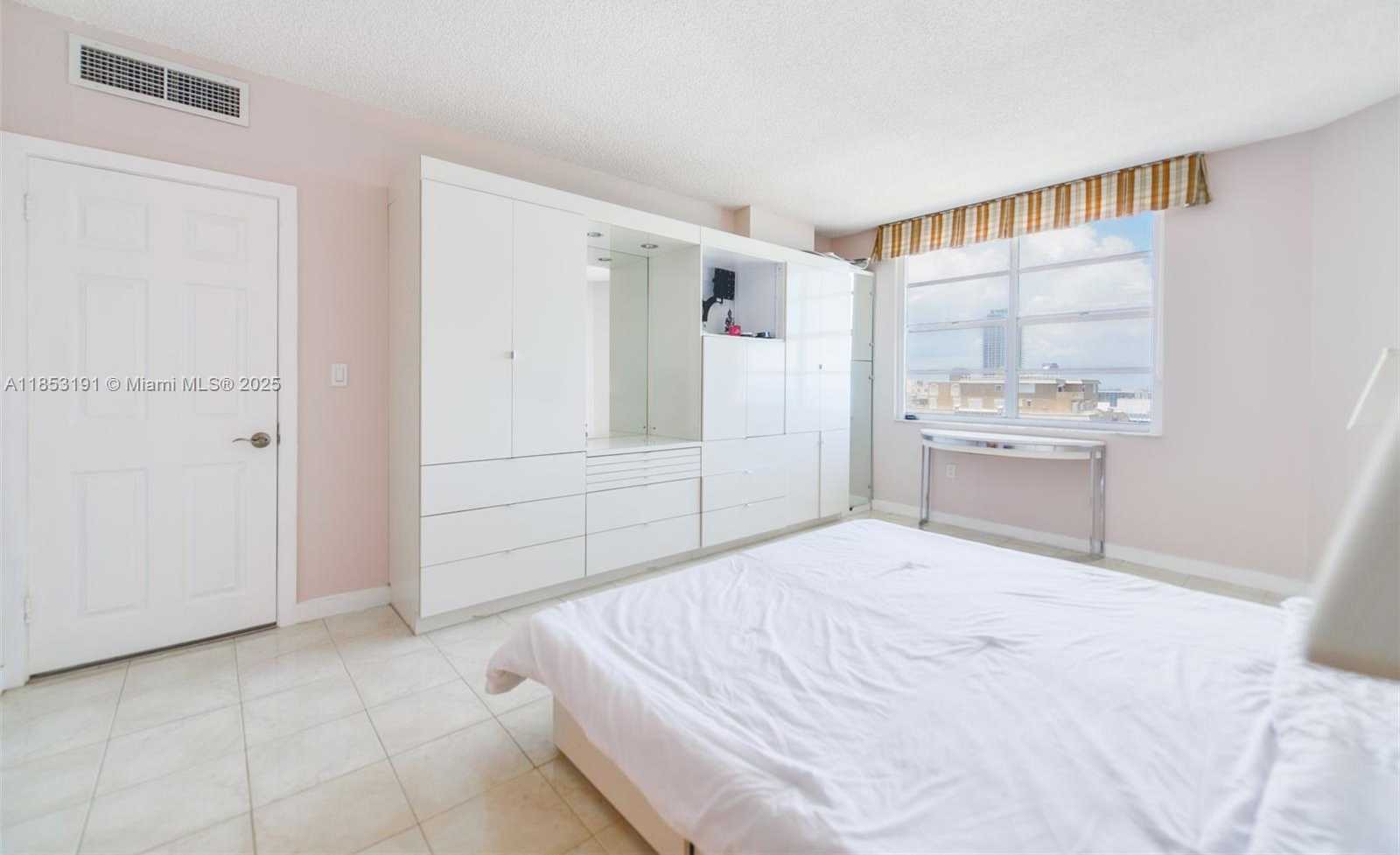 Small Image of 1950 SOUTH OCEAN DR #21F, Hallandale Beach Number 16
