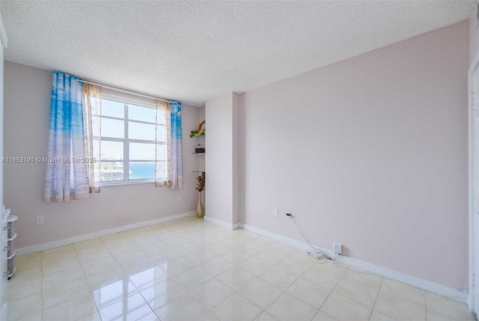 Small Image of 1950 SOUTH OCEAN DR #21F, Hallandale Beach Number 23