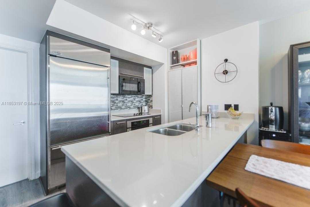 Small Image of 55 SOUTH EAST 6TH ST #2110, Miami Number 7