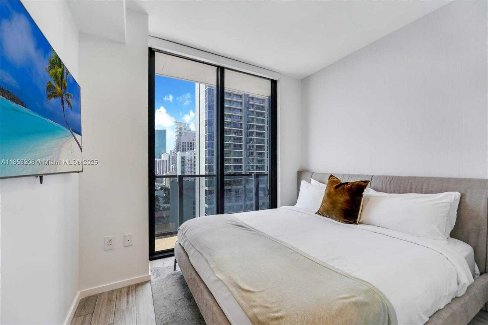 Small Image of 398 NORTH EAST 5TH STREET #1515, Miami Number 12