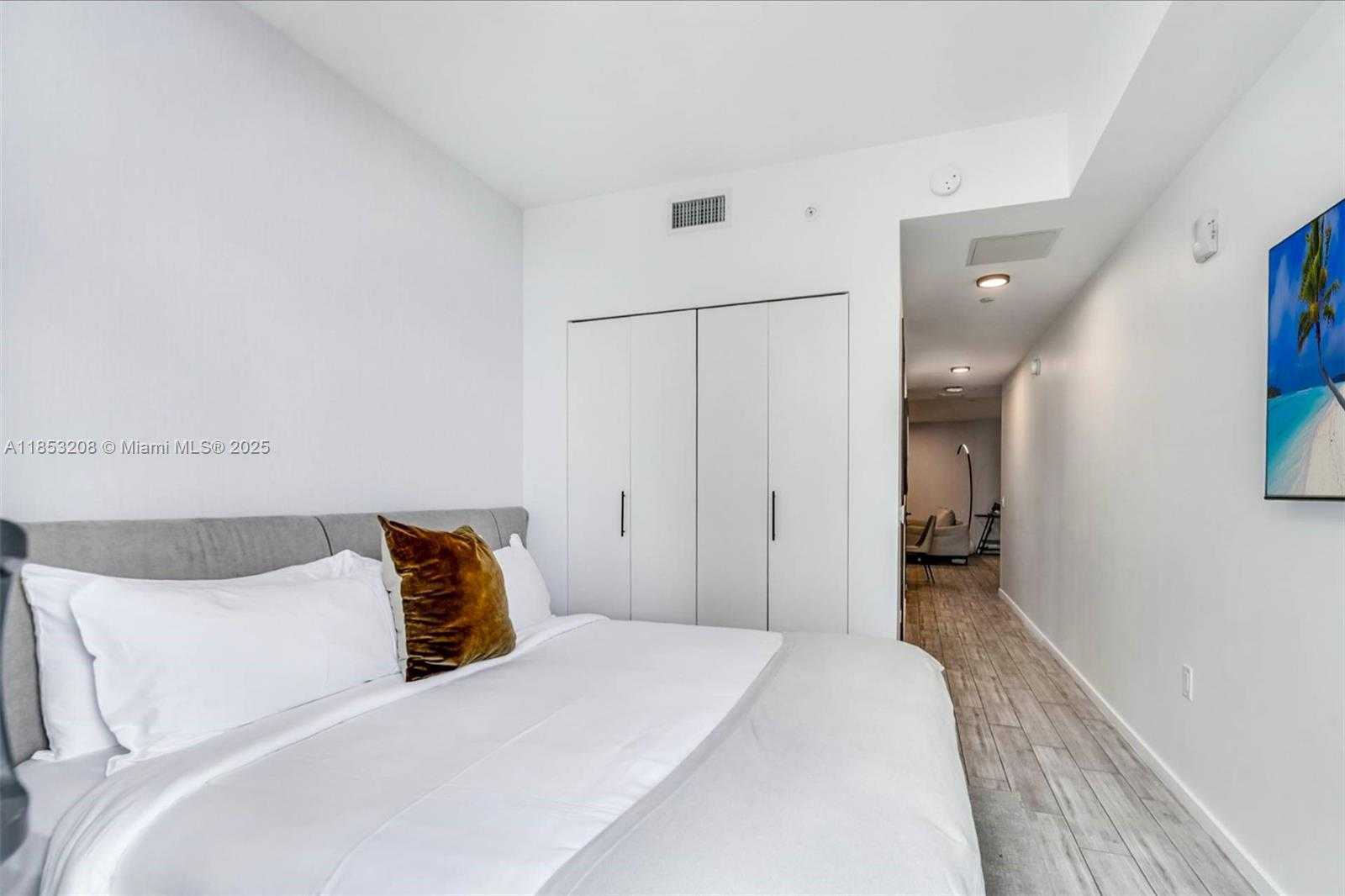 Small Image of 398 NORTH EAST 5TH STREET #1515, Miami Number 13