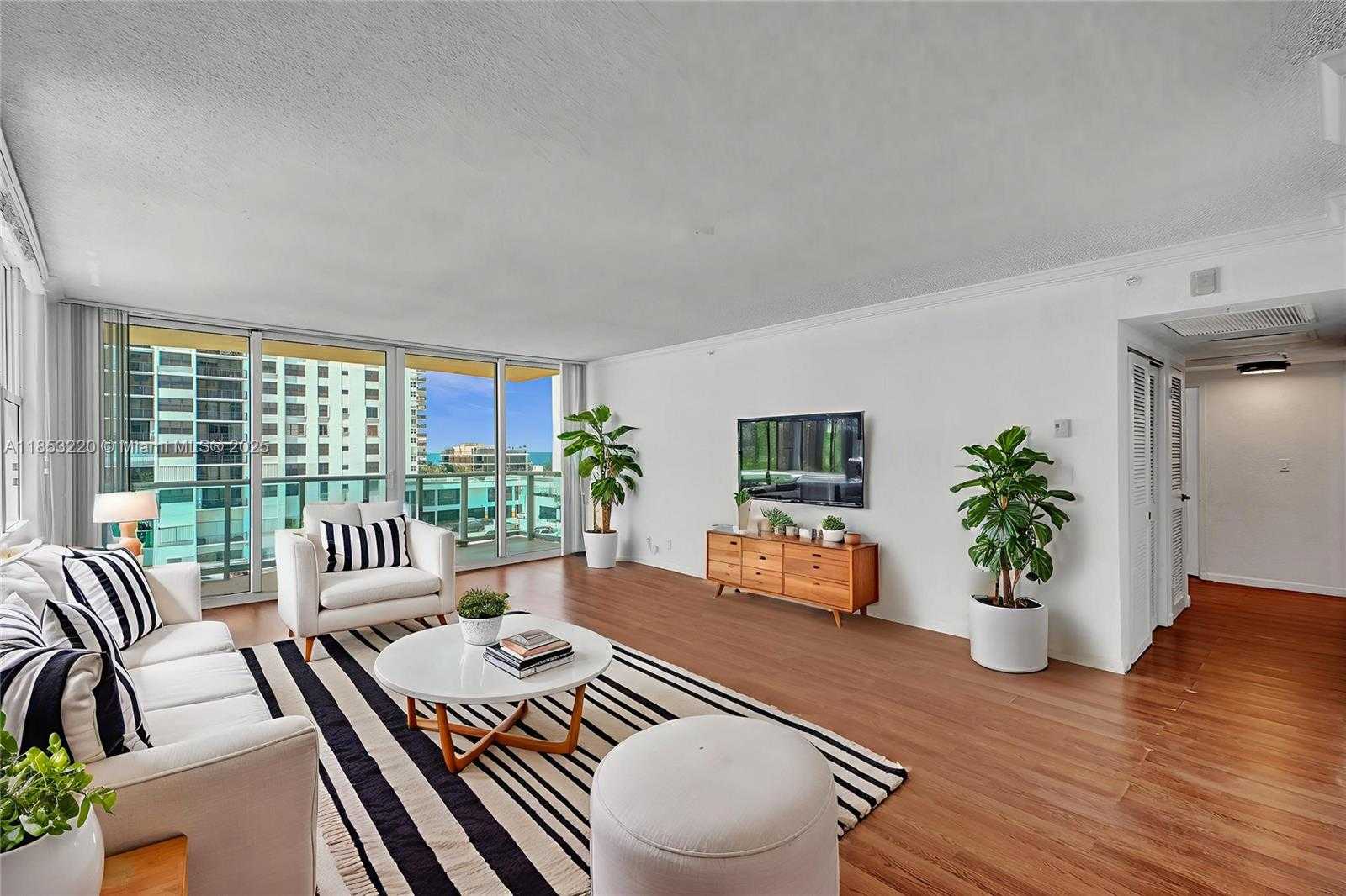 Small Image of 2501 SOUTH OCEAN DR #636, Hollywood Number 2