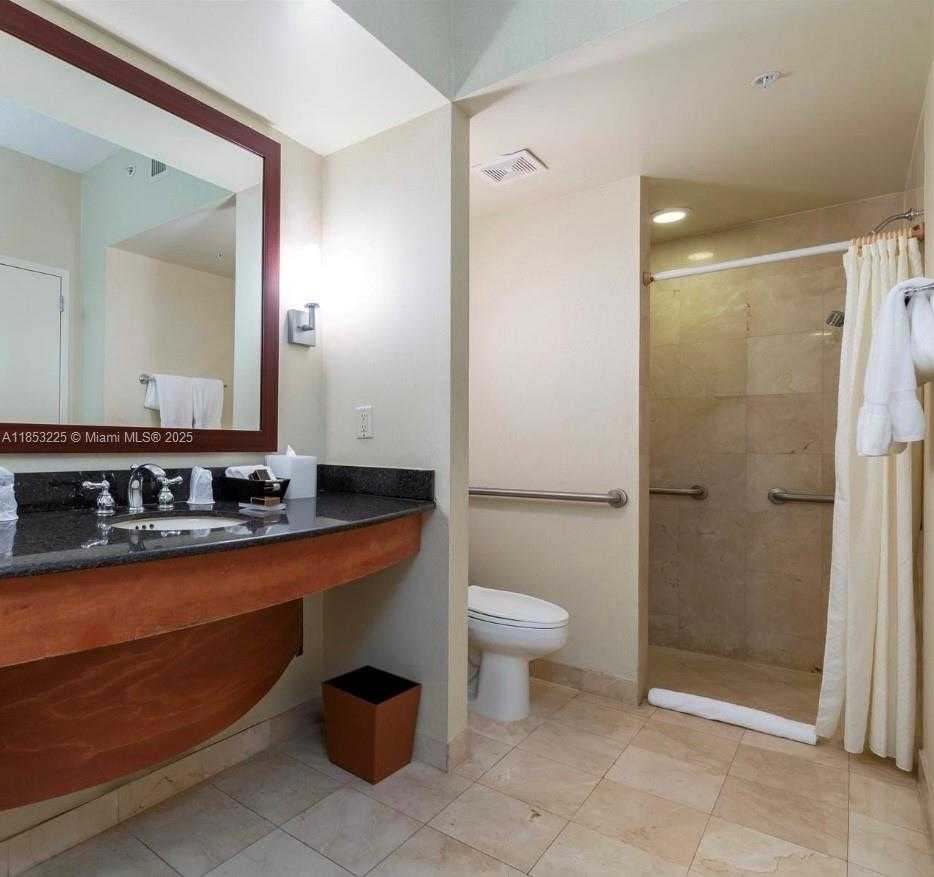 Small Image of 18001 COLLINS AVE #2611, Sunny Isles Beach Number 4
