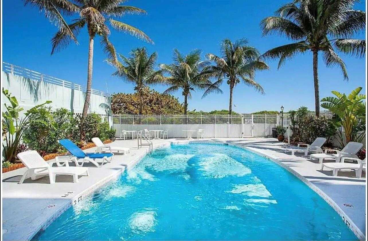 Small Image of 335 OCEAN DR #335, Miami Beach Number 6