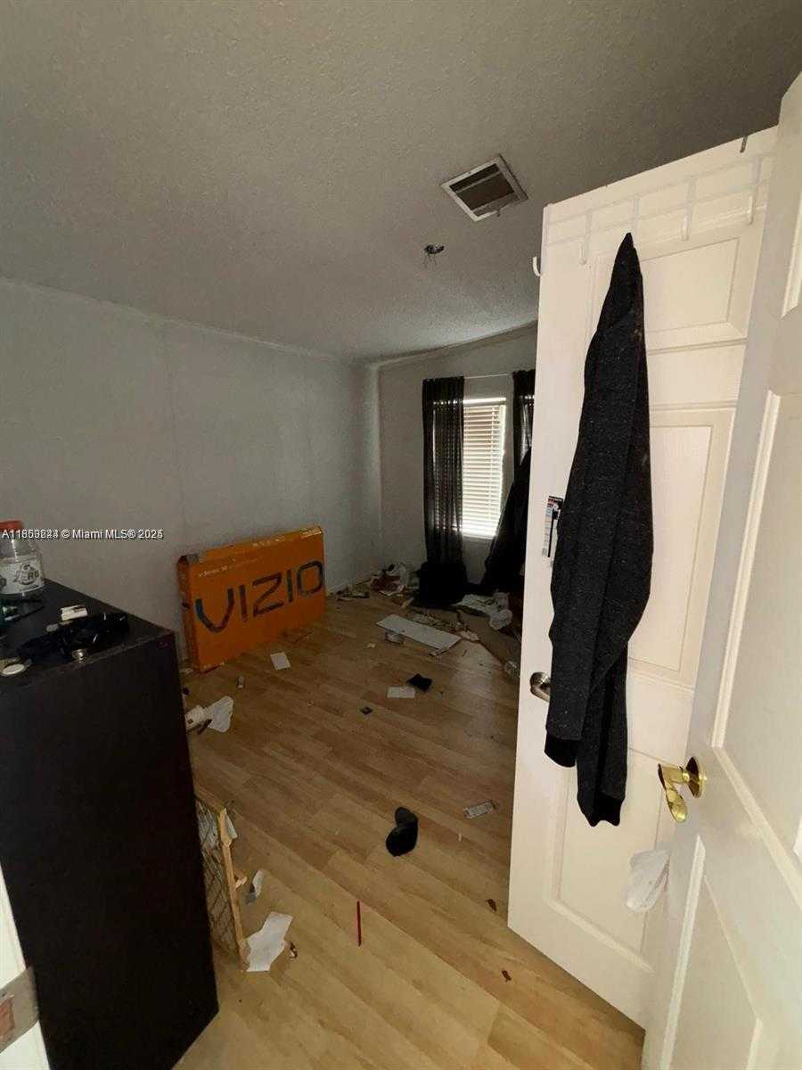 Small Image of 220 NORTH EAST 12TH AVE #37, Homestead Number 19