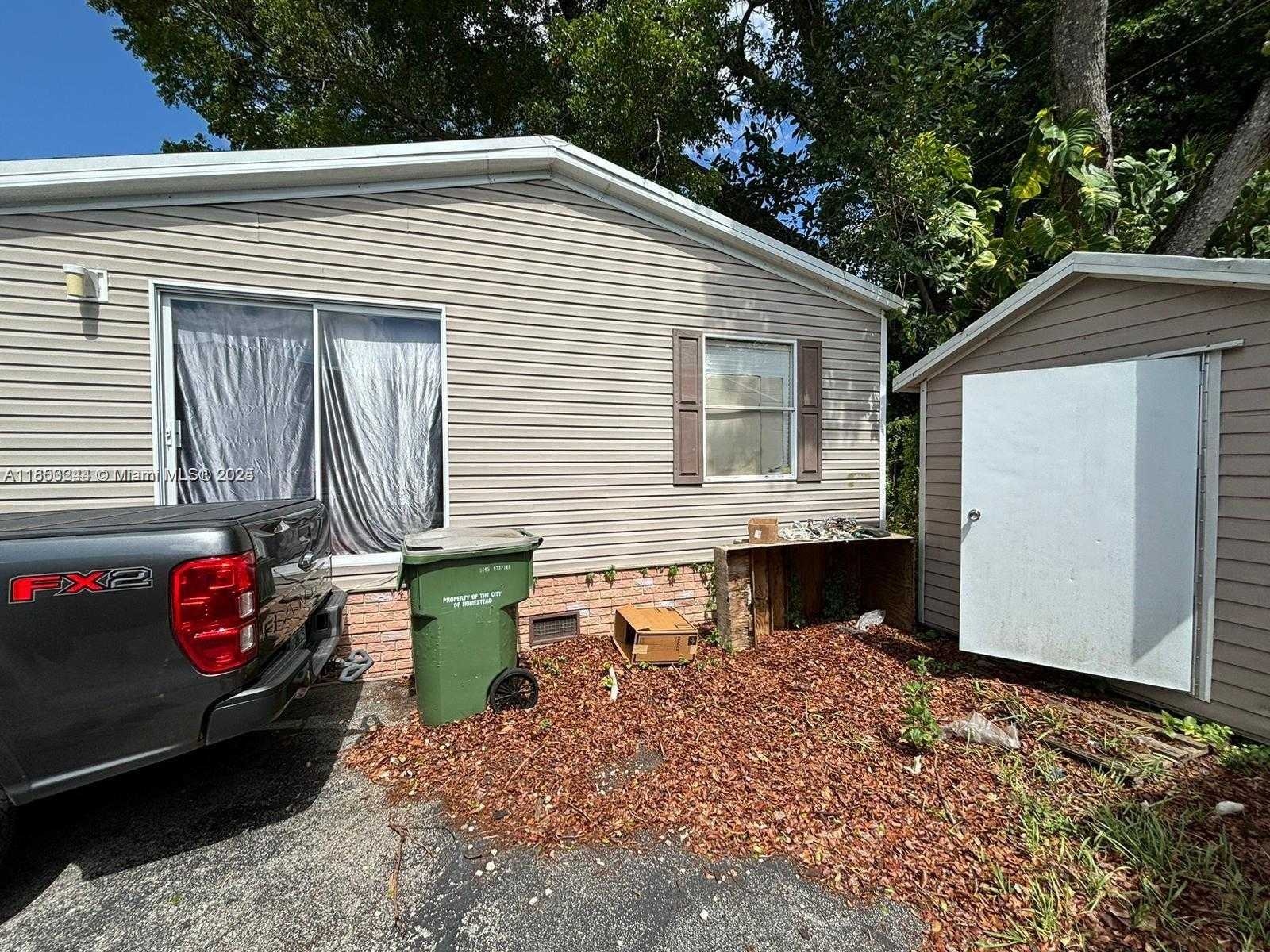 Small Image of 220 NORTH EAST 12TH AVE #37, Homestead Number 4