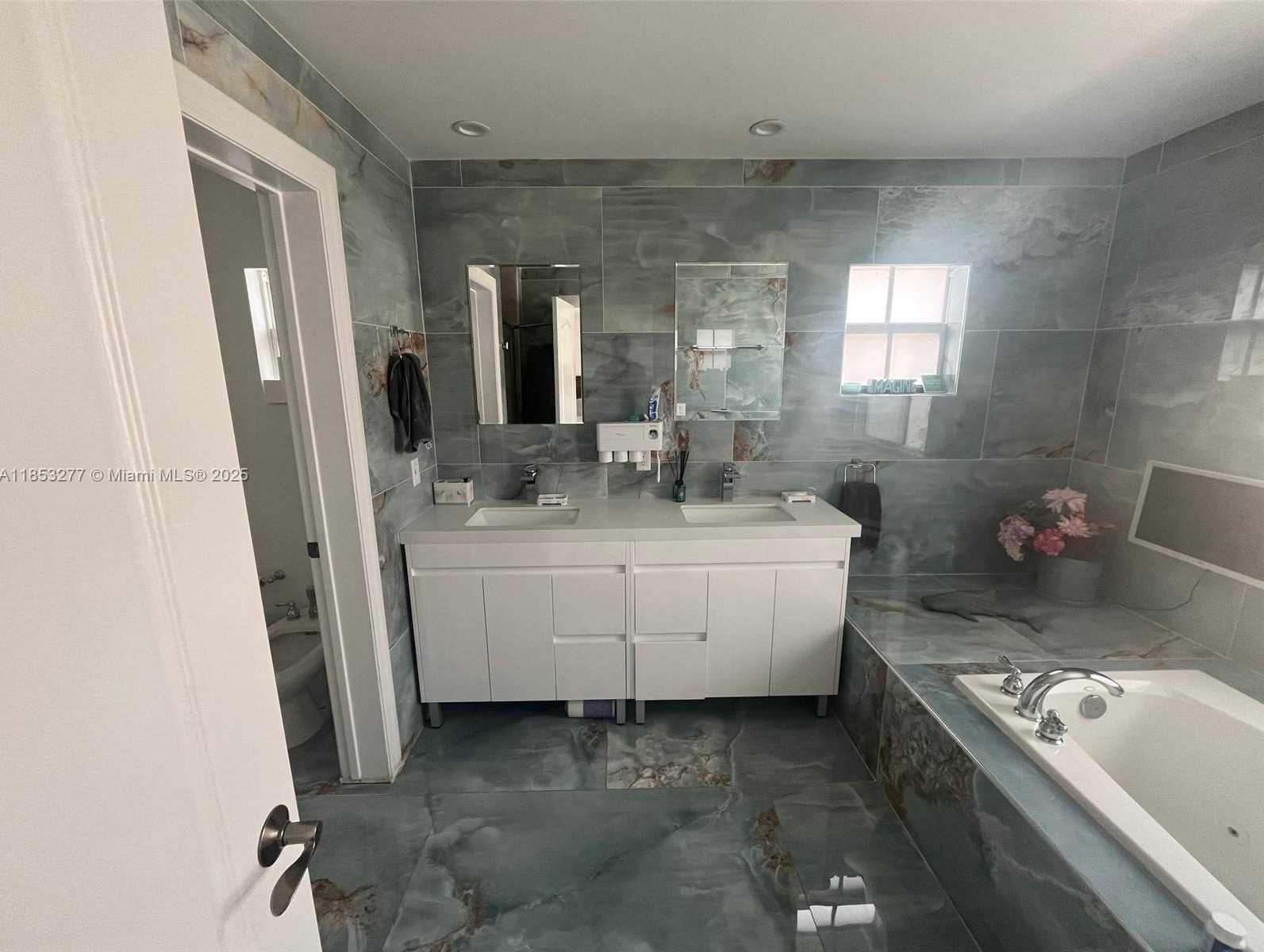 Small Image of 3915 NORTH EAST 168TH ST #3915, North Miami Beach Number 14