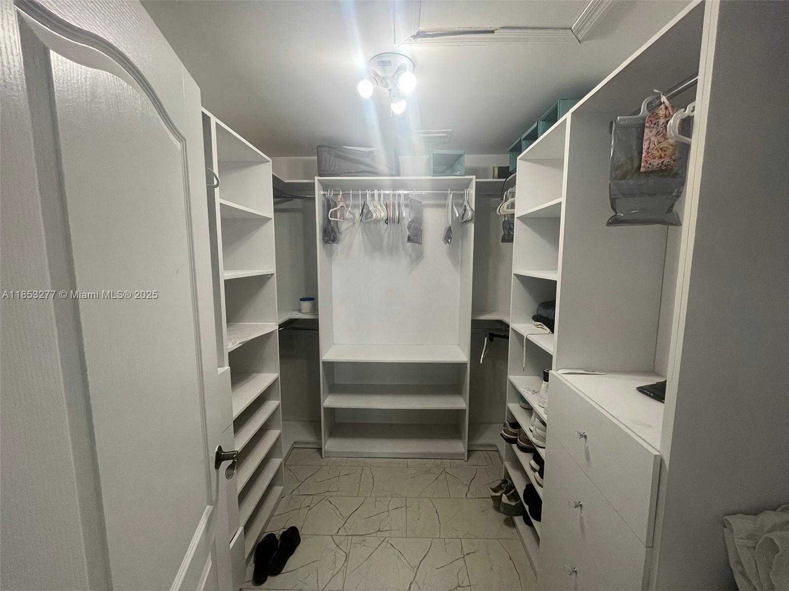 Small Image of 3915 NORTH EAST 168TH ST #3915, North Miami Beach Number 17