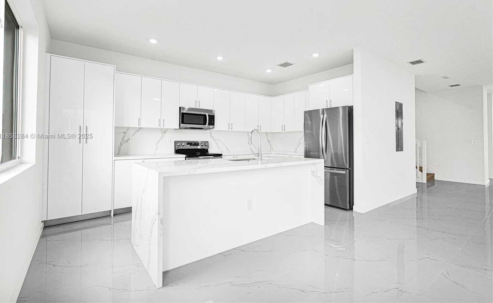 Small Image of 22479 SOUTH WEST 125 AVE #A, Miami Number 32