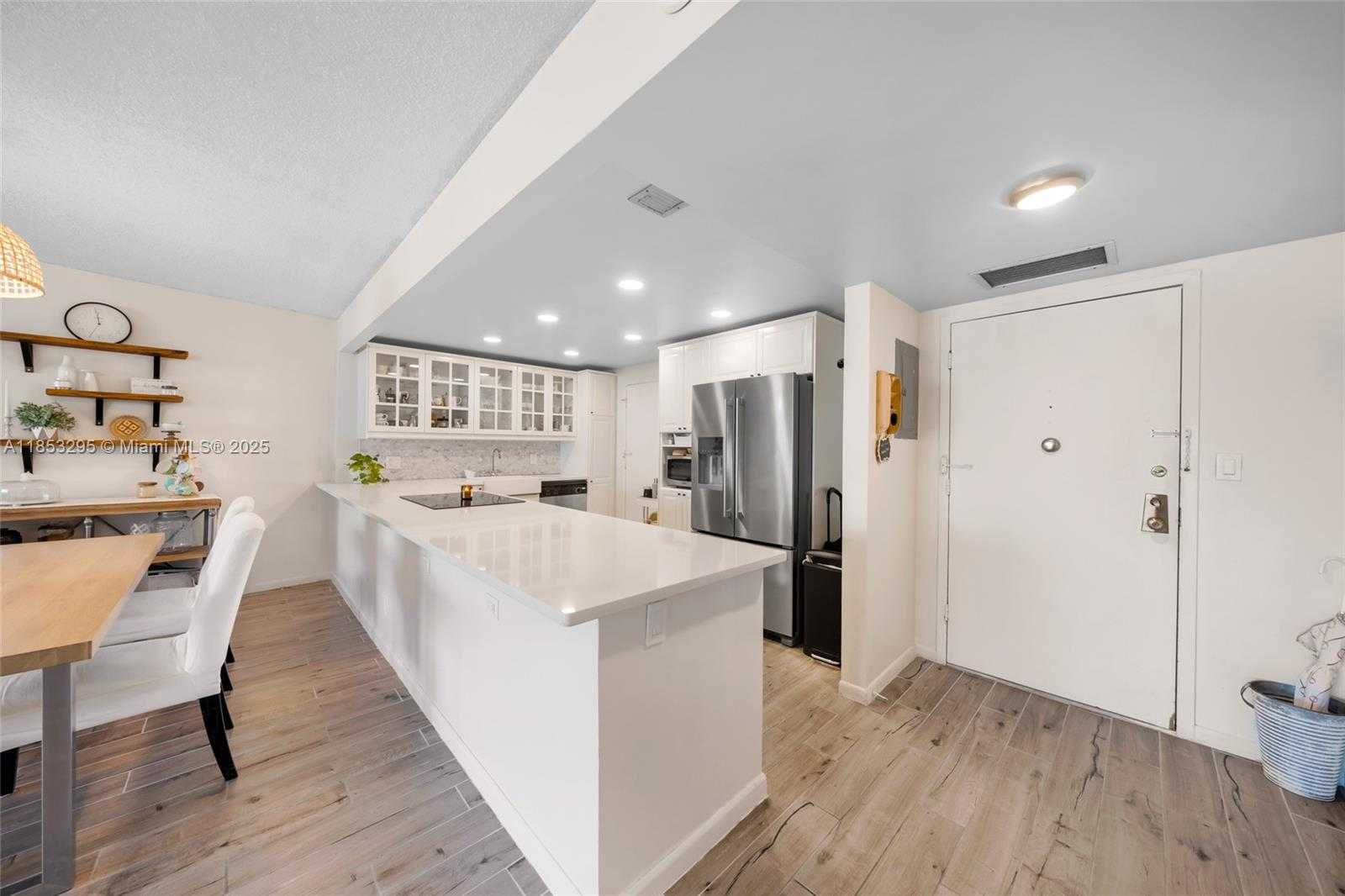 Small Image of 3800 SOUTH OCEAN DR #817, Hollywood Number 10