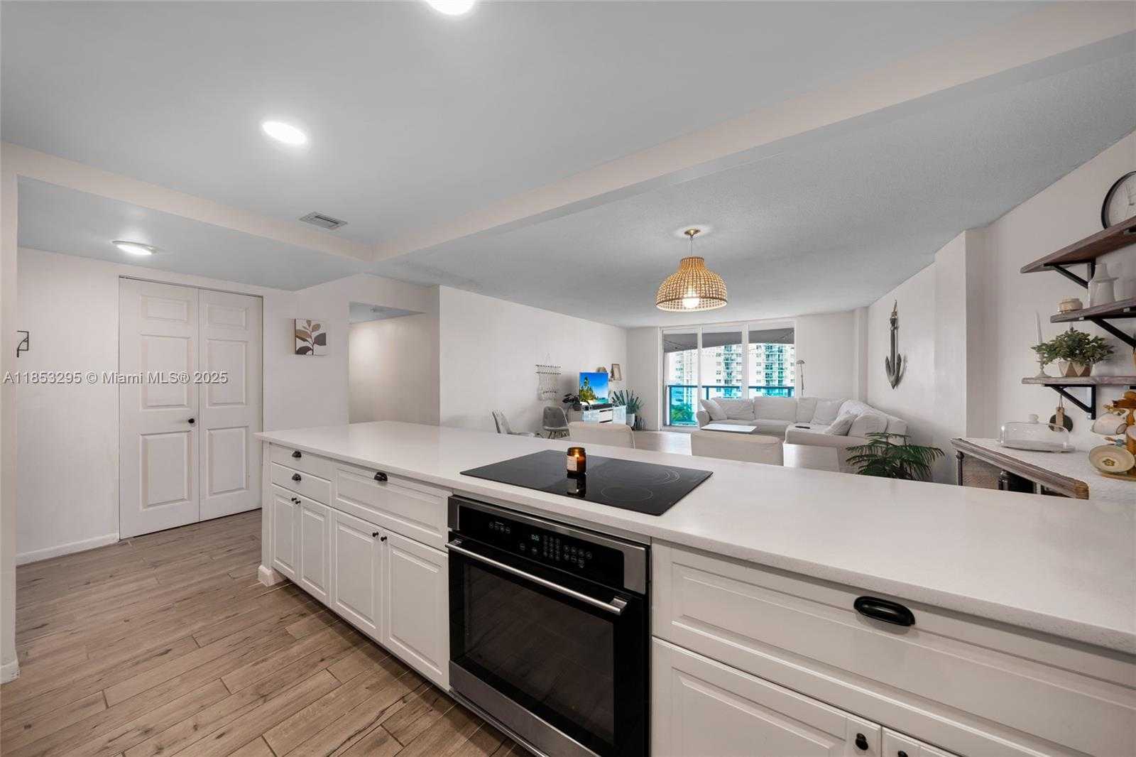 Small Image of 3800 SOUTH OCEAN DR #817, Hollywood Number 13