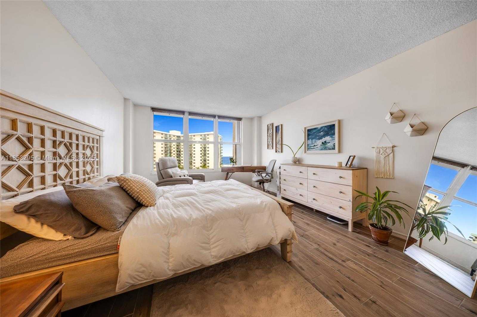 Small Image of 3800 SOUTH OCEAN DR #817, Hollywood Number 19