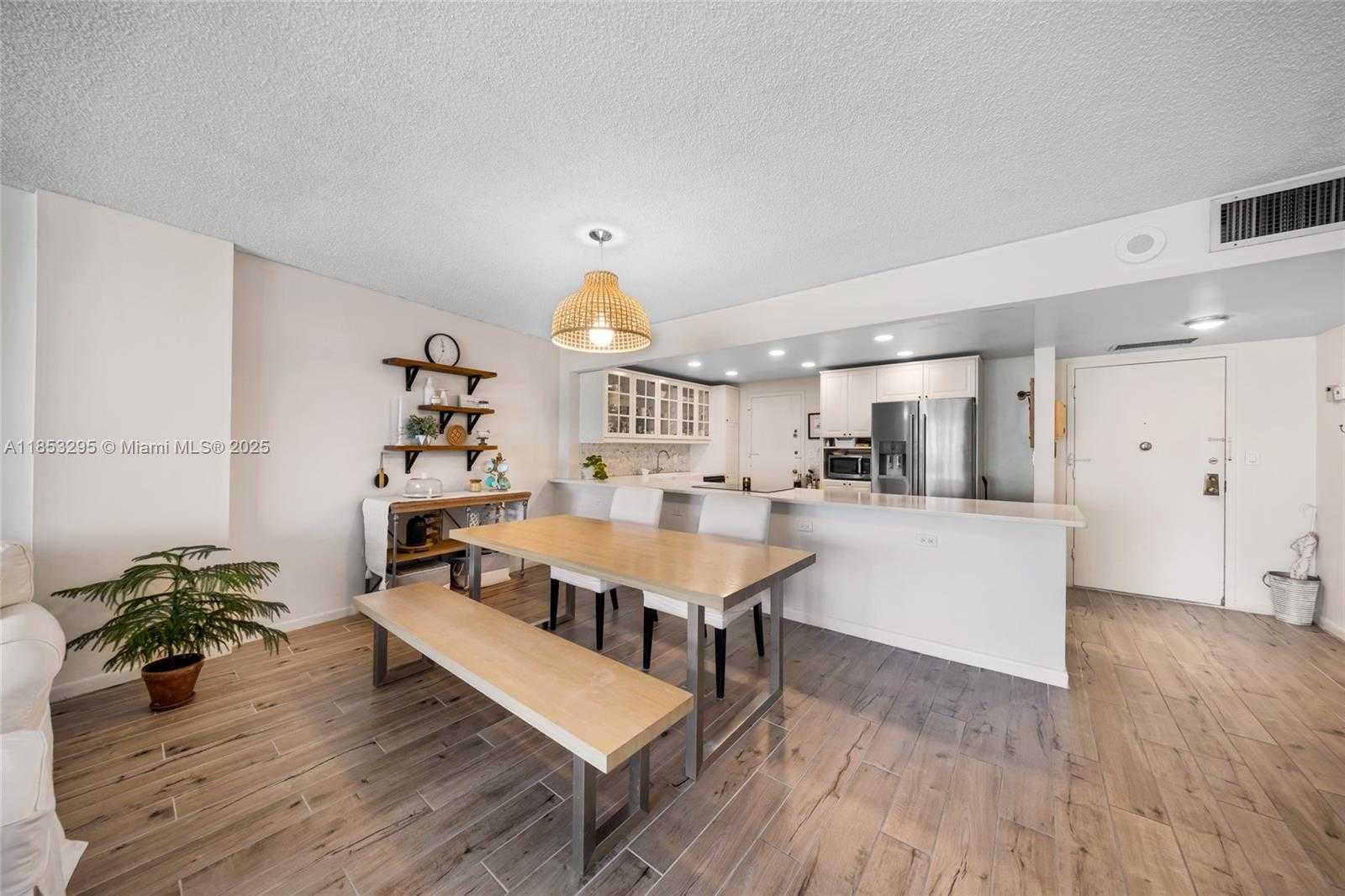 Small Image of 3800 SOUTH OCEAN DR #817, Hollywood Number 9