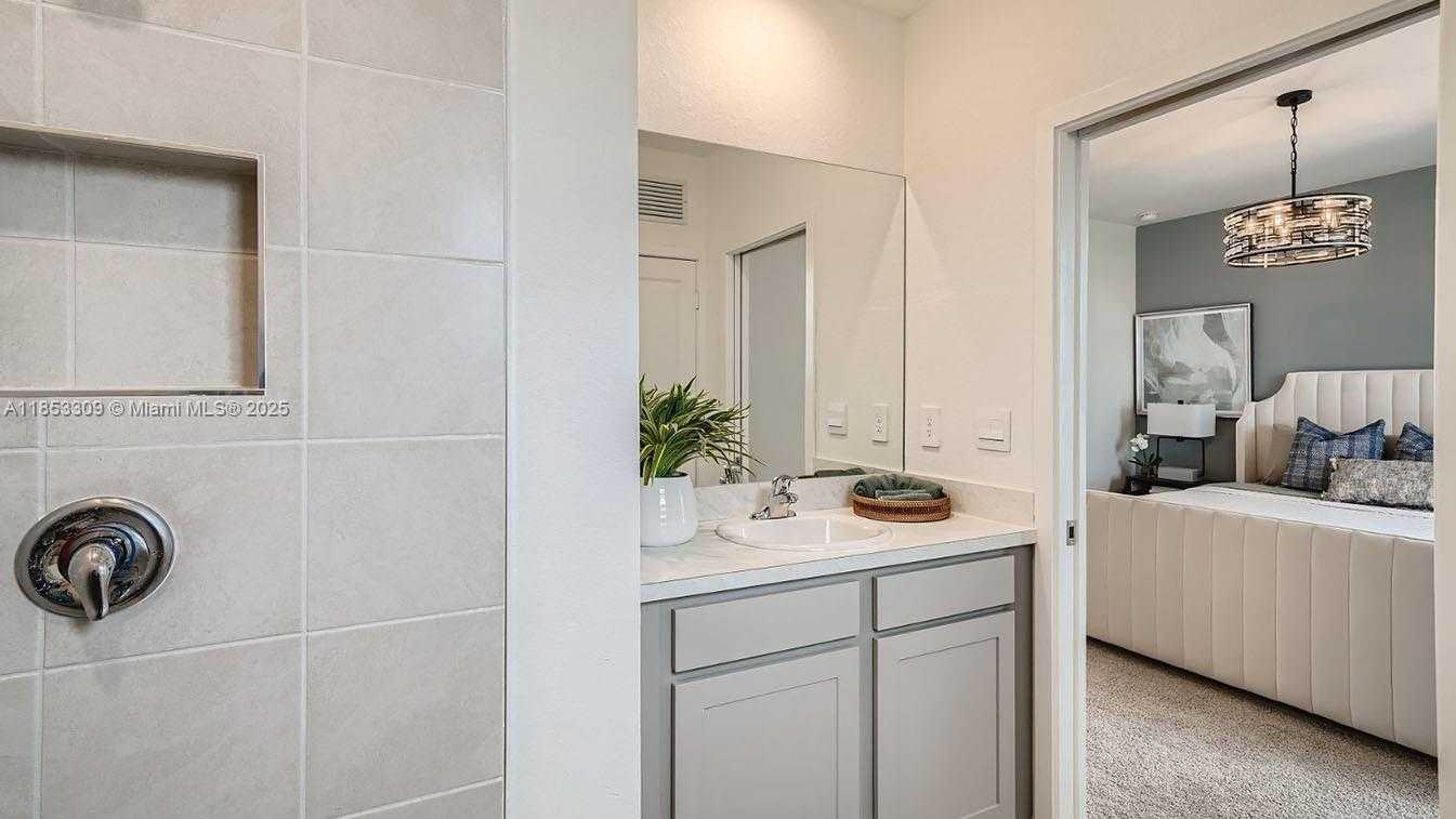 Small Image of 1517 NORTH EAST 3RD AVENUE, Florida City Number 16