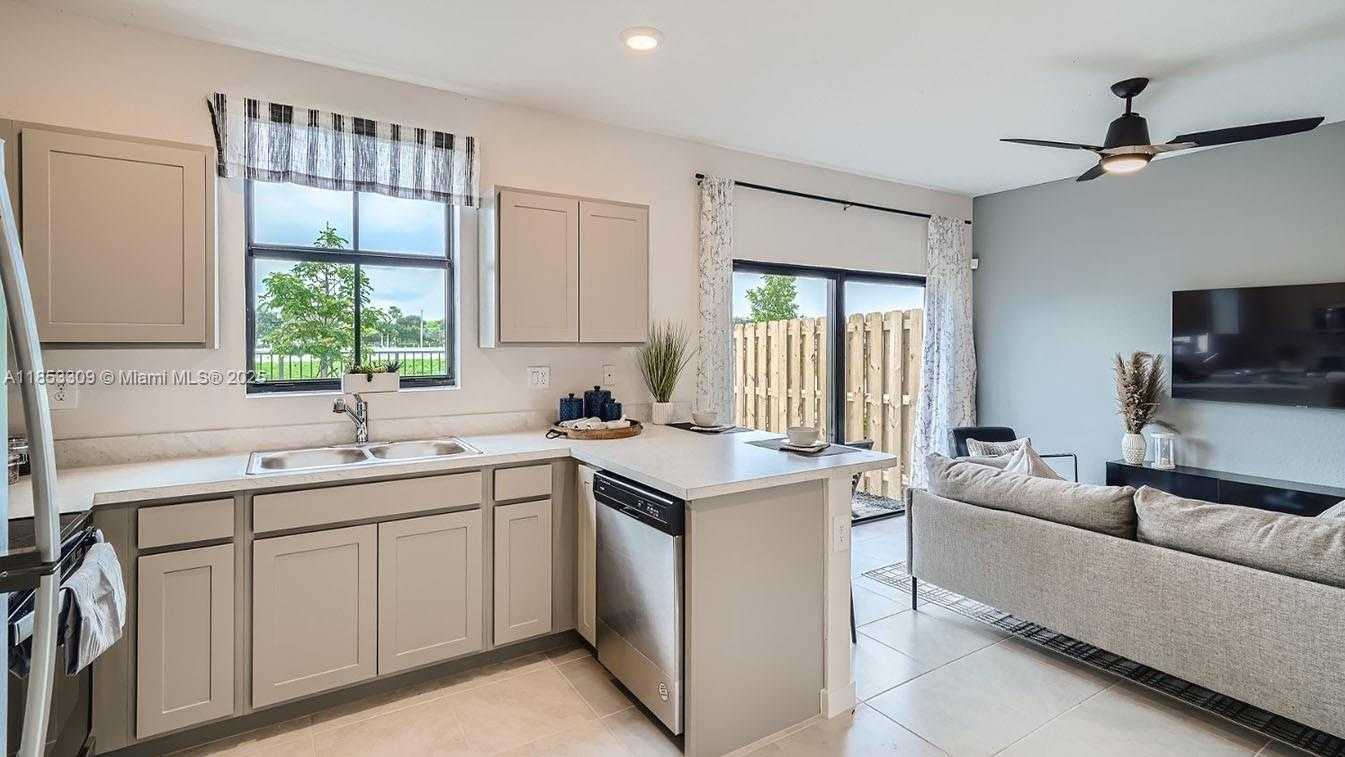 Small Image of 1517 NORTH EAST 3RD AVENUE, Florida City Number 8