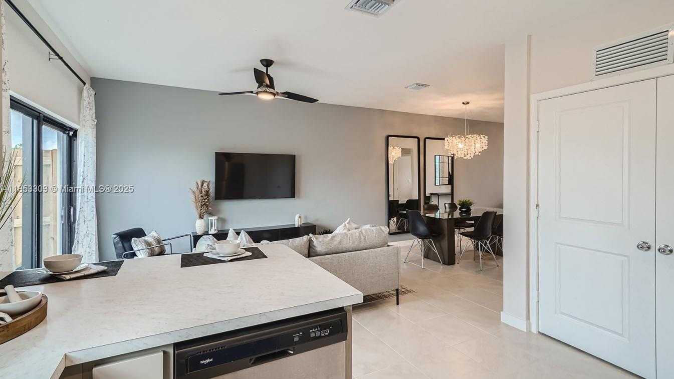 Small Image of 1517 NORTH EAST 3RD AVENUE, Florida City Number 9