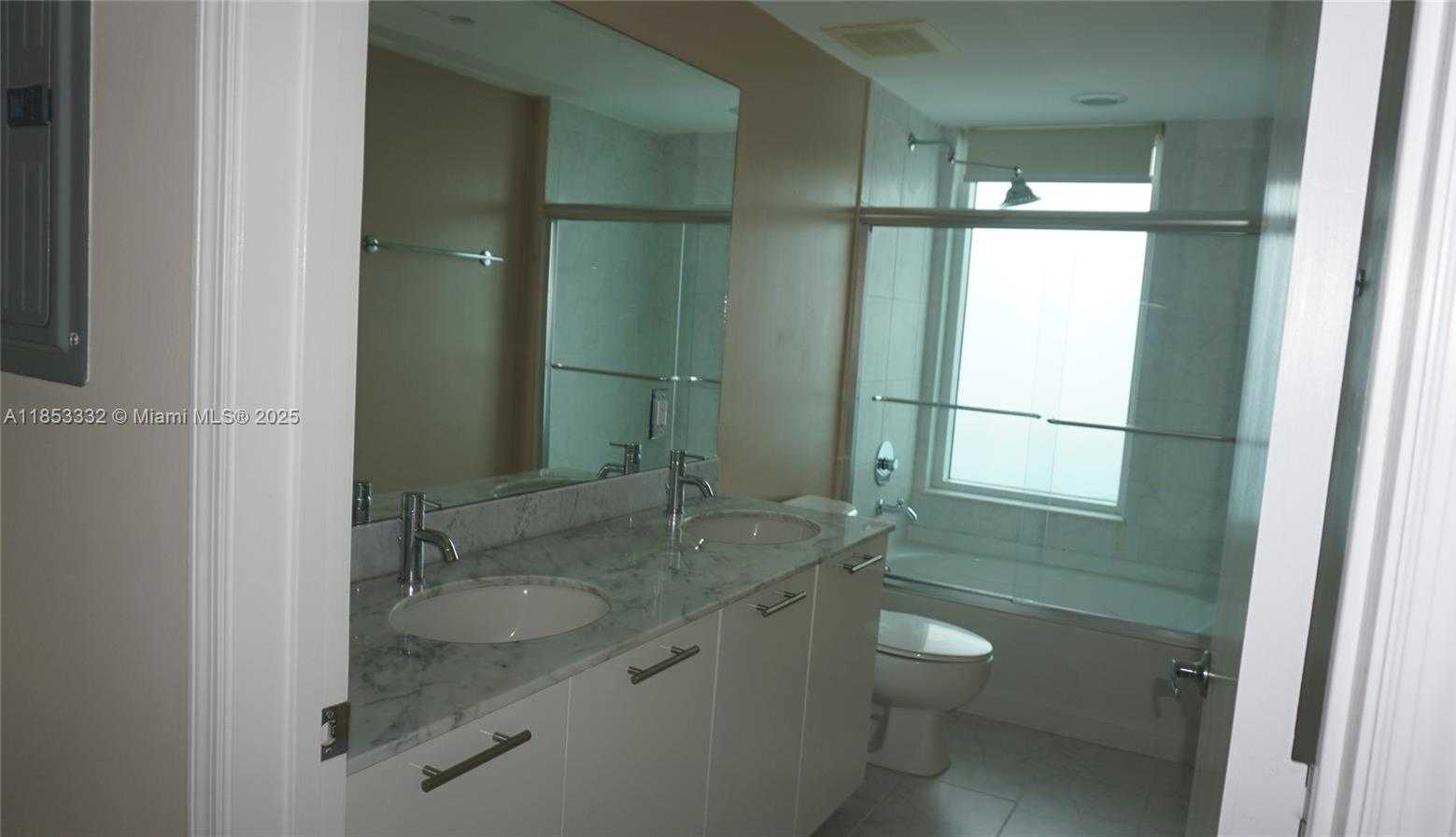 Small Image of 951 BRICKELL #4000, Miami Number 5