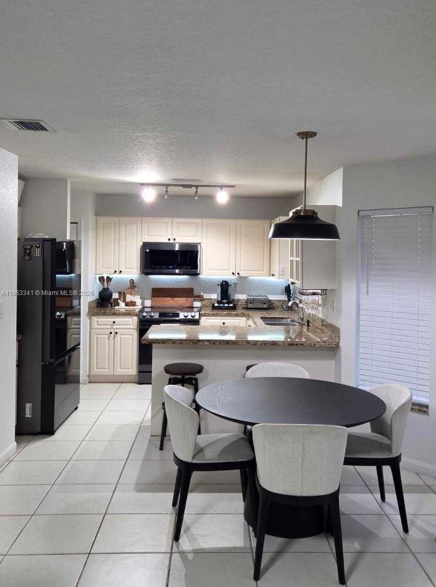 Small Image of 14064 SOUTH FOREST OAK CIR, Davie Number 10