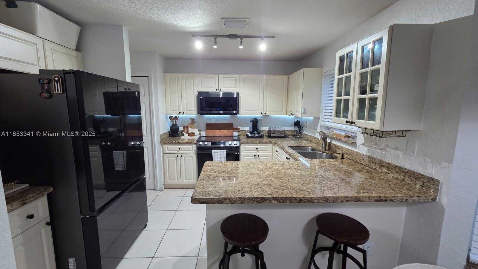 Small Image of 14064 SOUTH FOREST OAK CIR, Davie Number 12