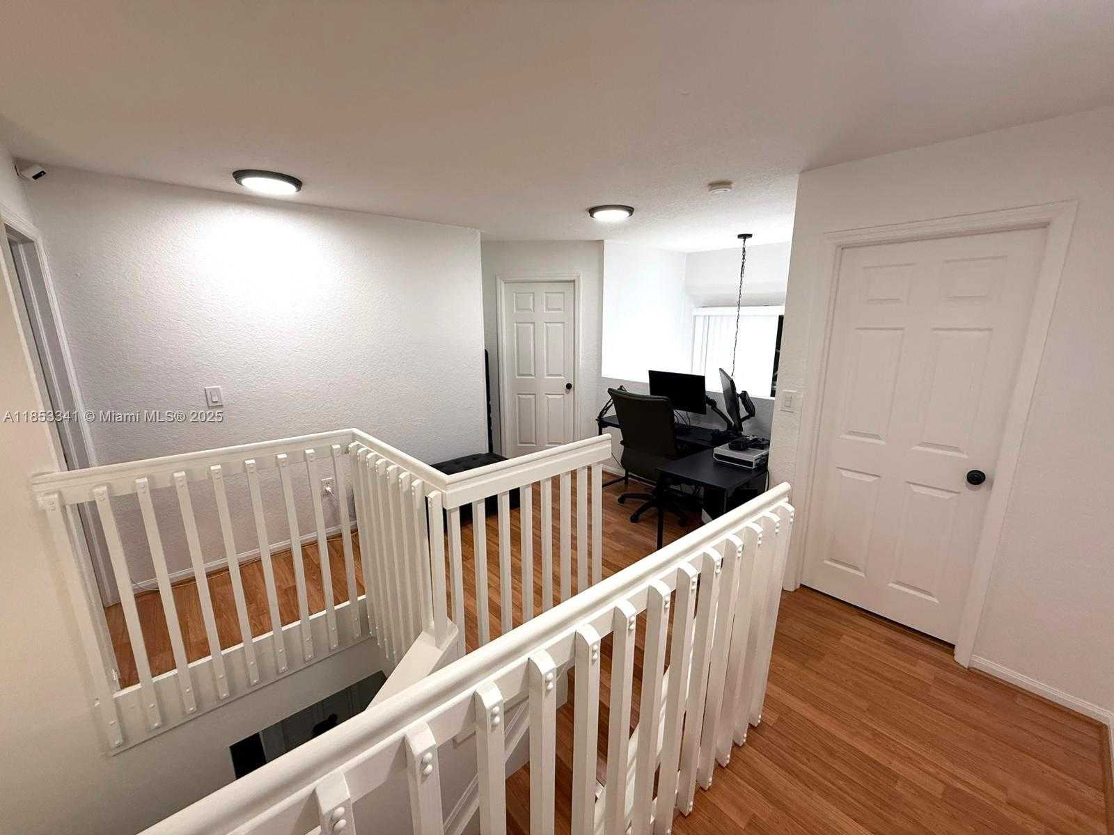 Small Image of 14064 SOUTH FOREST OAK CIR, Davie Number 23