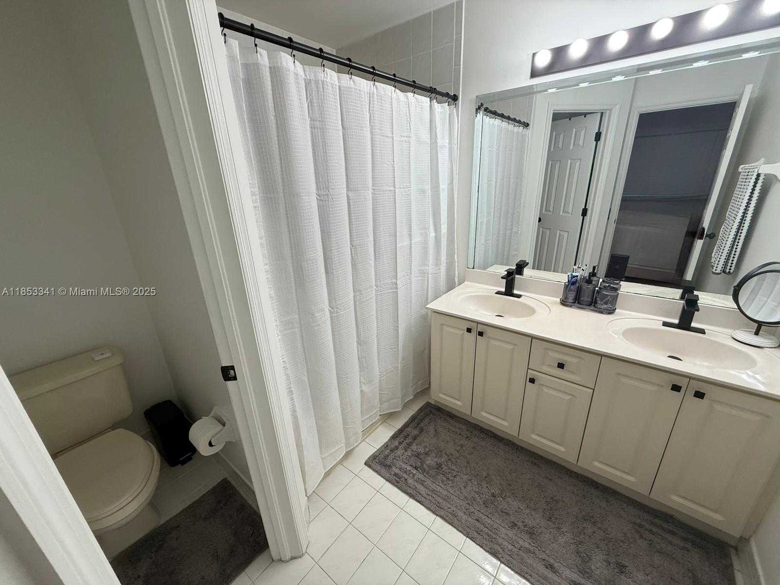 Small Image of 14064 SOUTH FOREST OAK CIR, Davie Number 30
