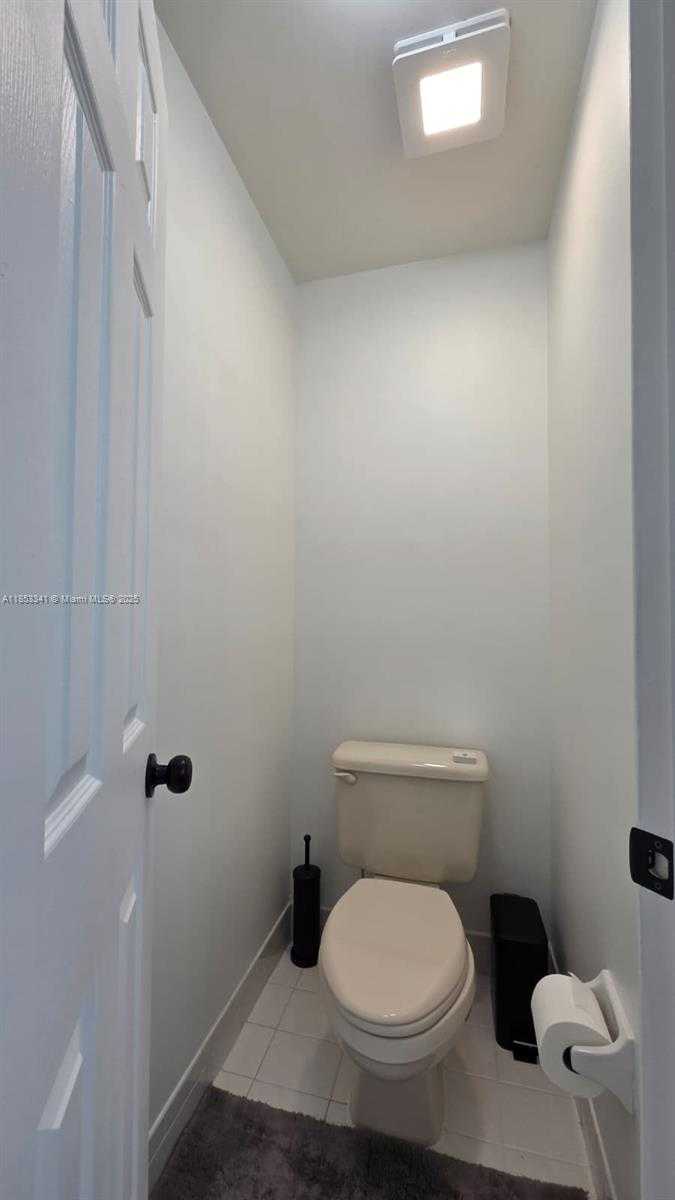 Small Image of 14064 SOUTH FOREST OAK CIR, Davie Number 31