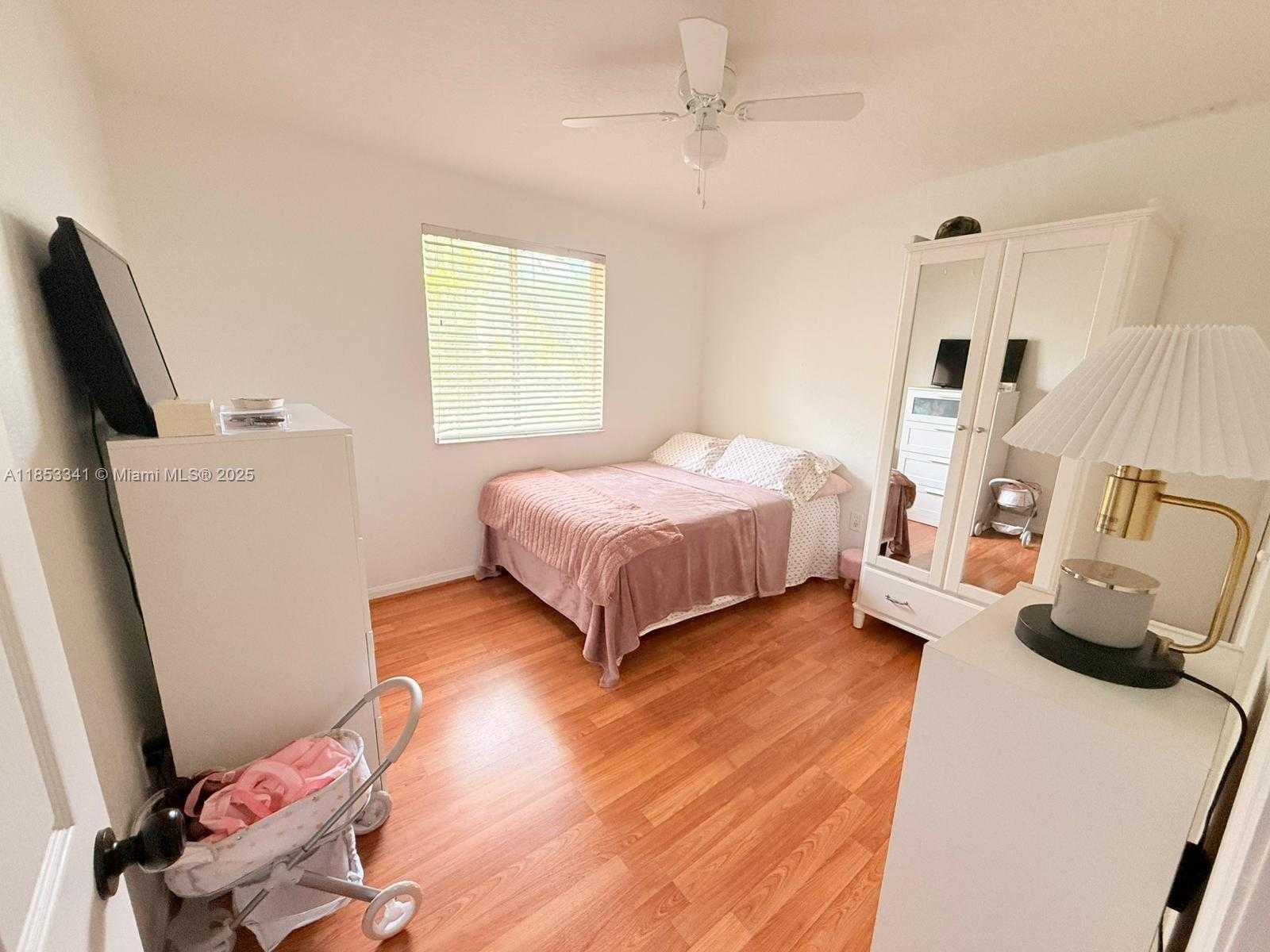 Small Image of 14064 SOUTH FOREST OAK CIR, Davie Number 34