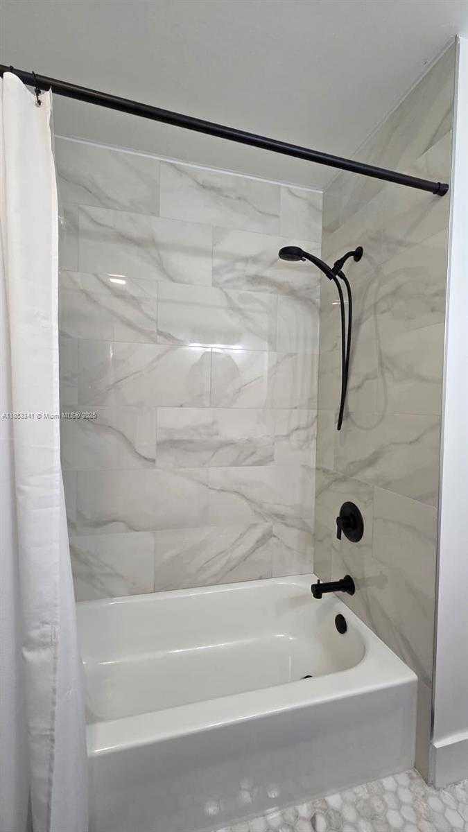 Small Image of 14064 SOUTH FOREST OAK CIR, Davie Number 37