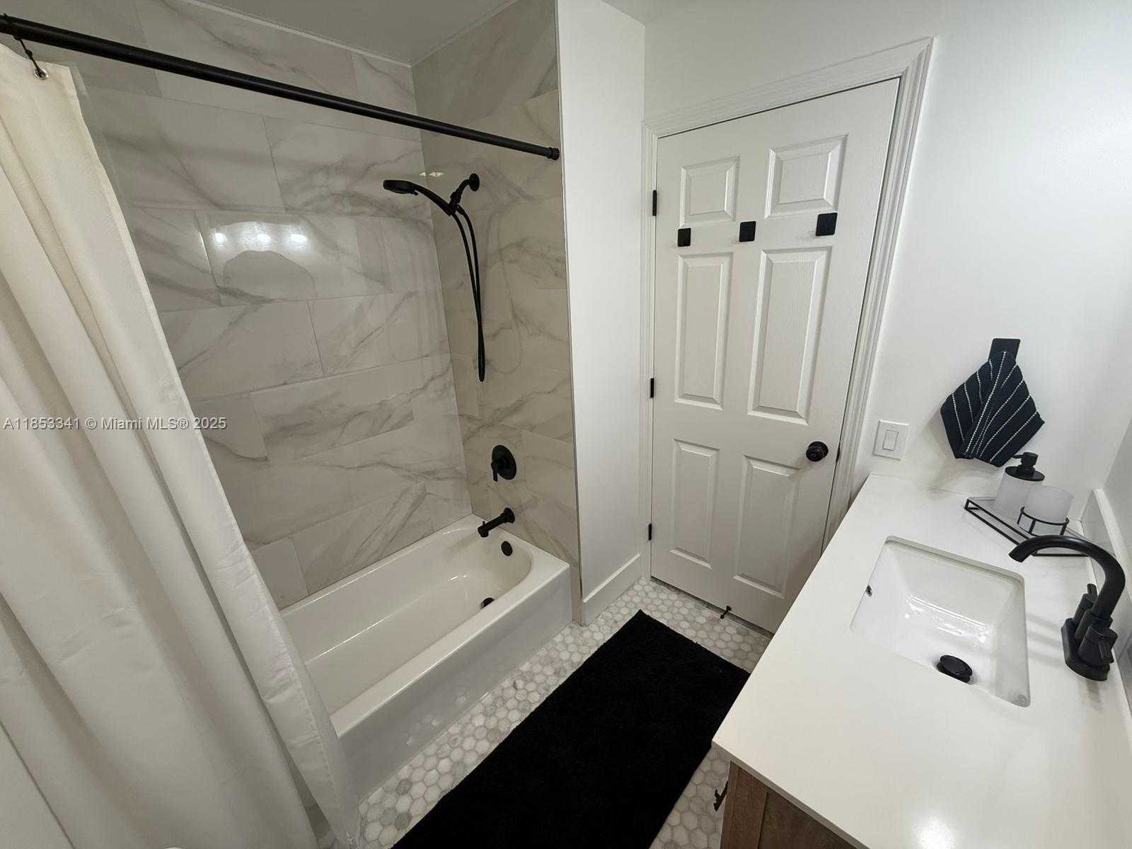 Small Image of 14064 SOUTH FOREST OAK CIR, Davie Number 38