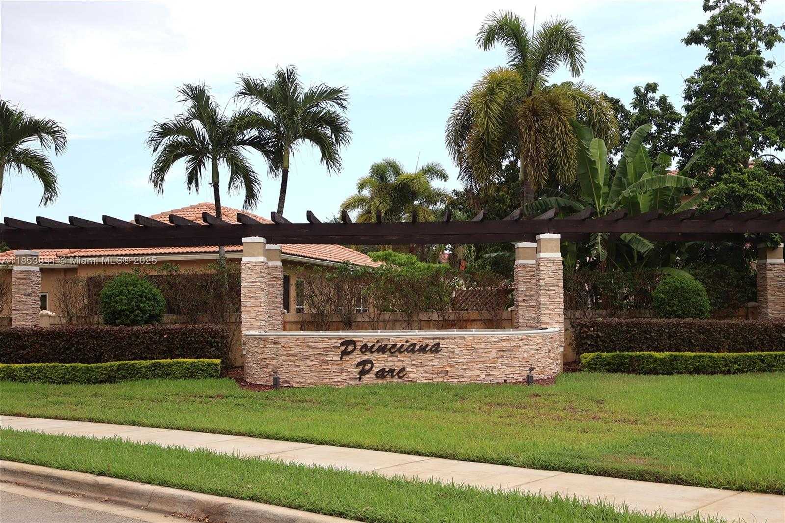 Small Image of 14064 SOUTH FOREST OAK CIR, Davie Number 45