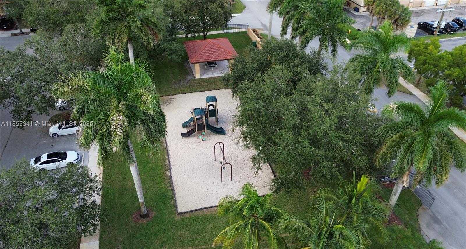 Small Image of 14064 SOUTH FOREST OAK CIR, Davie Number 53