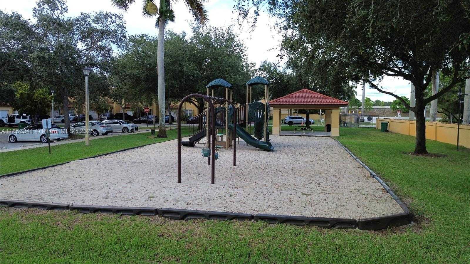 Small Image of 14064 SOUTH FOREST OAK CIR, Davie Number 54