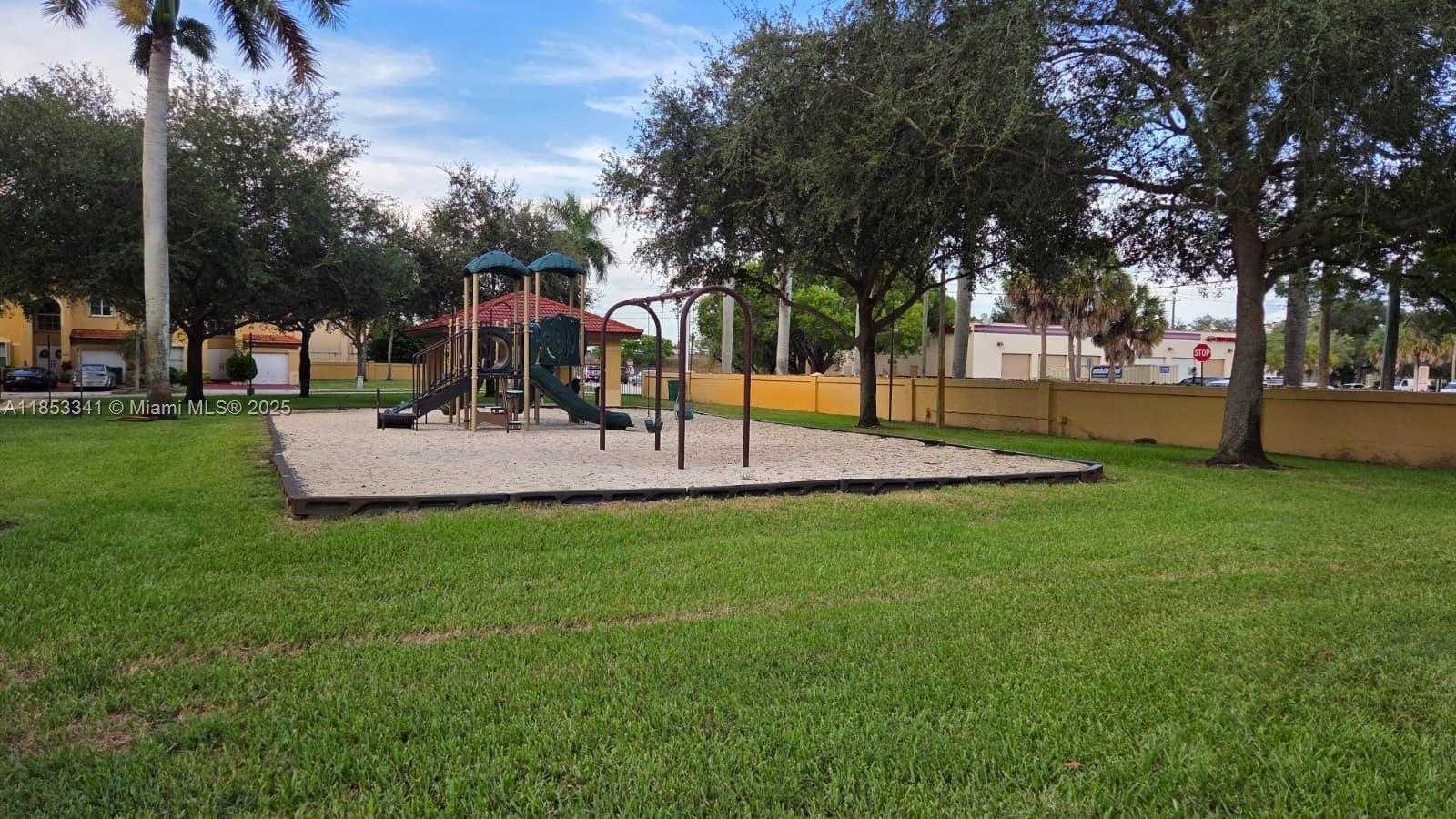 Small Image of 14064 SOUTH FOREST OAK CIR, Davie Number 56