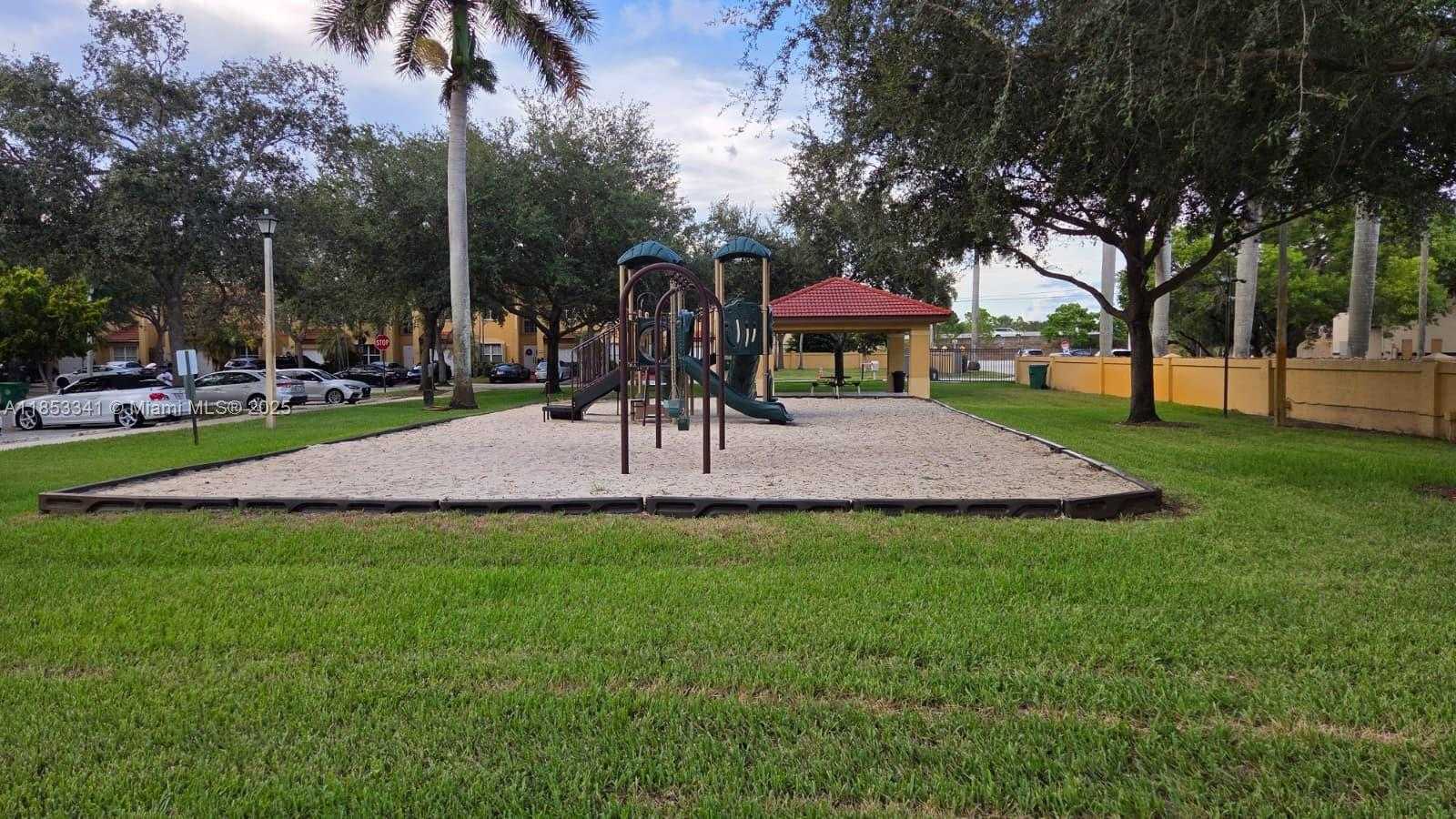 Small Image of 14064 SOUTH FOREST OAK CIR, Davie Number 57