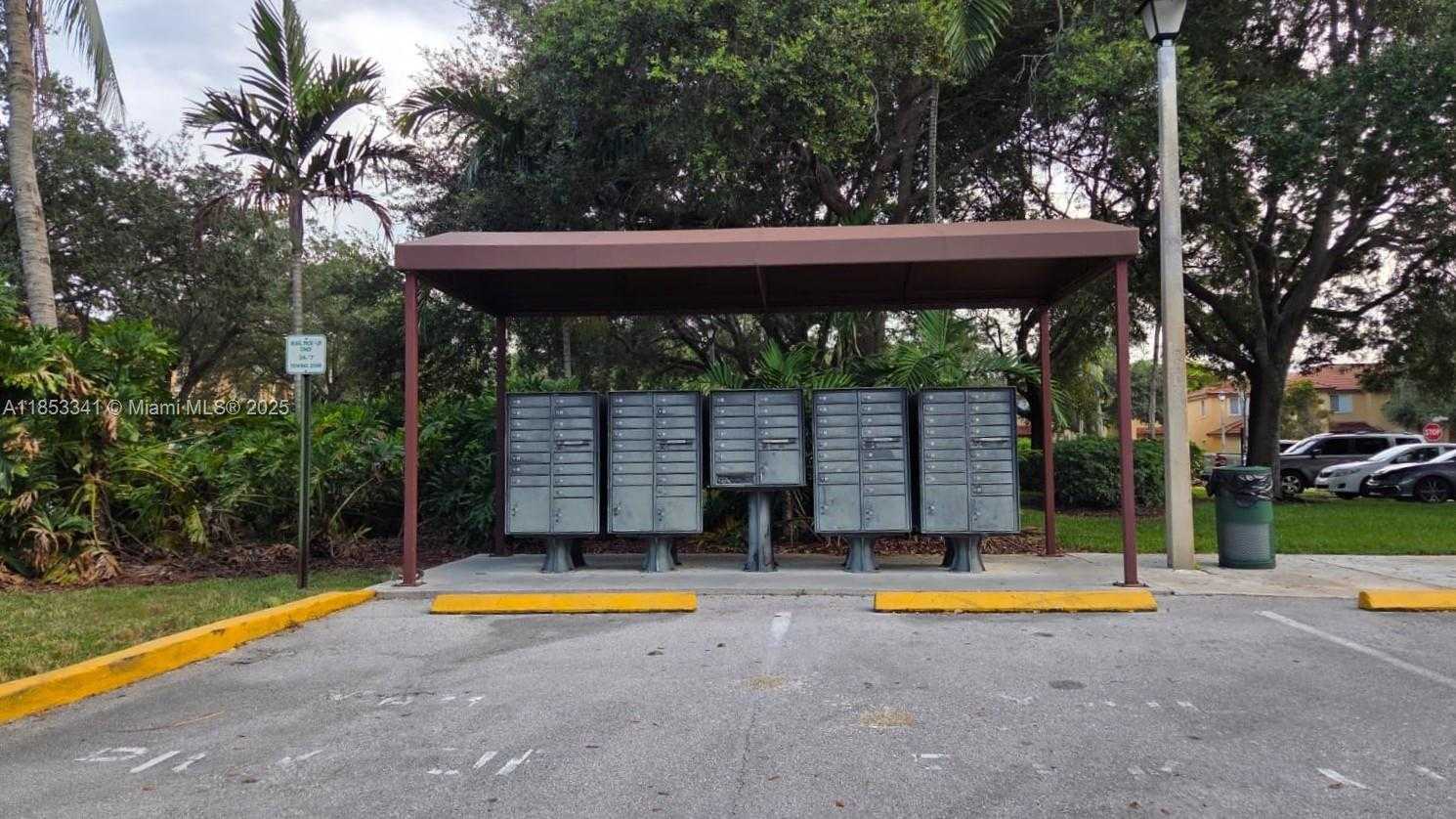 Small Image of 14064 SOUTH FOREST OAK CIR, Davie Number 58