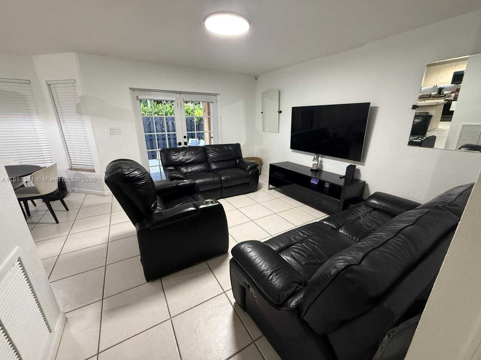 Small Image of 14064 SOUTH FOREST OAK CIR, Davie Number 7