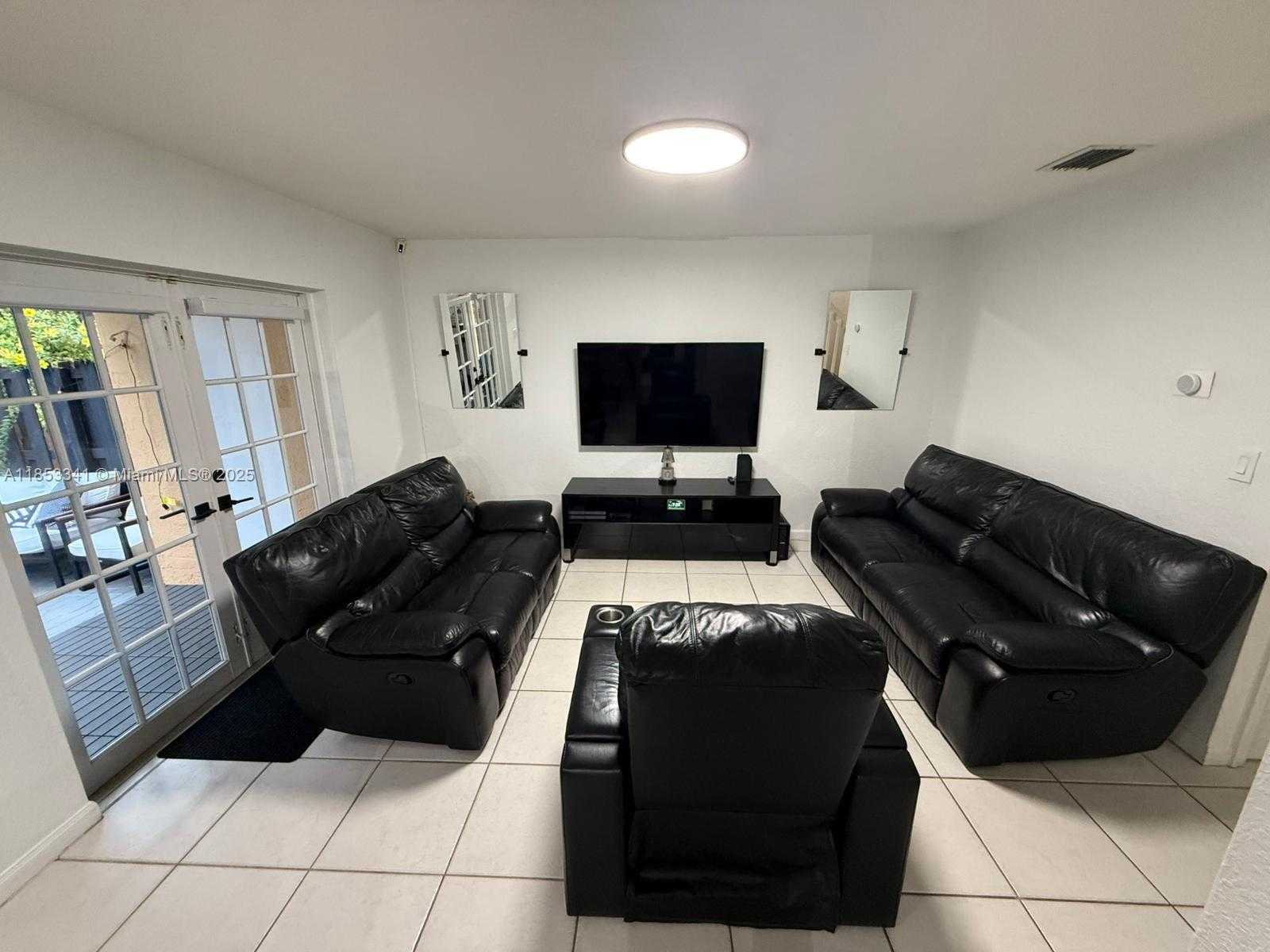 Small Image of 14064 SOUTH FOREST OAK CIR, Davie Number 8