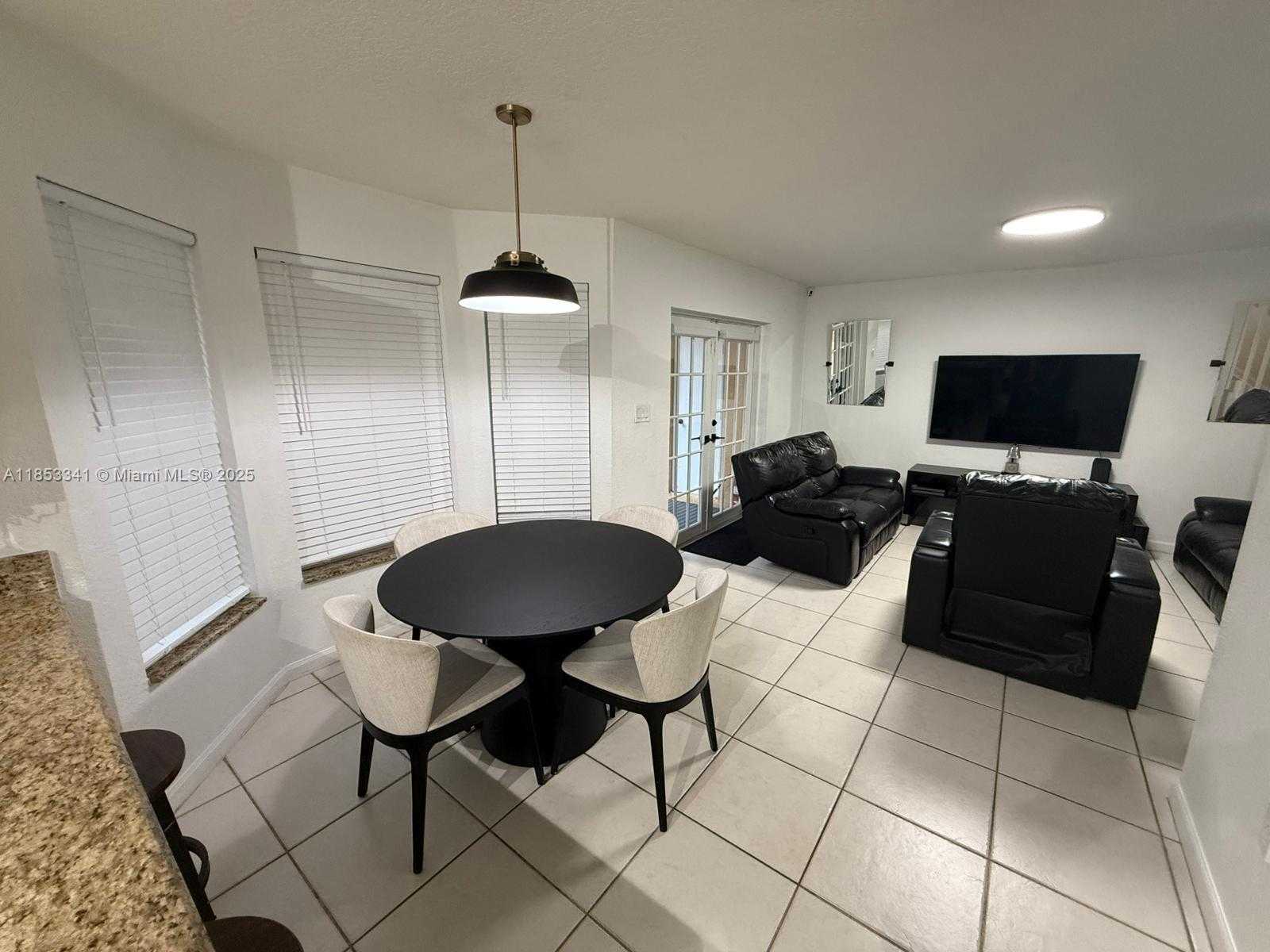 Small Image of 14064 SOUTH FOREST OAK CIR, Davie Number 9