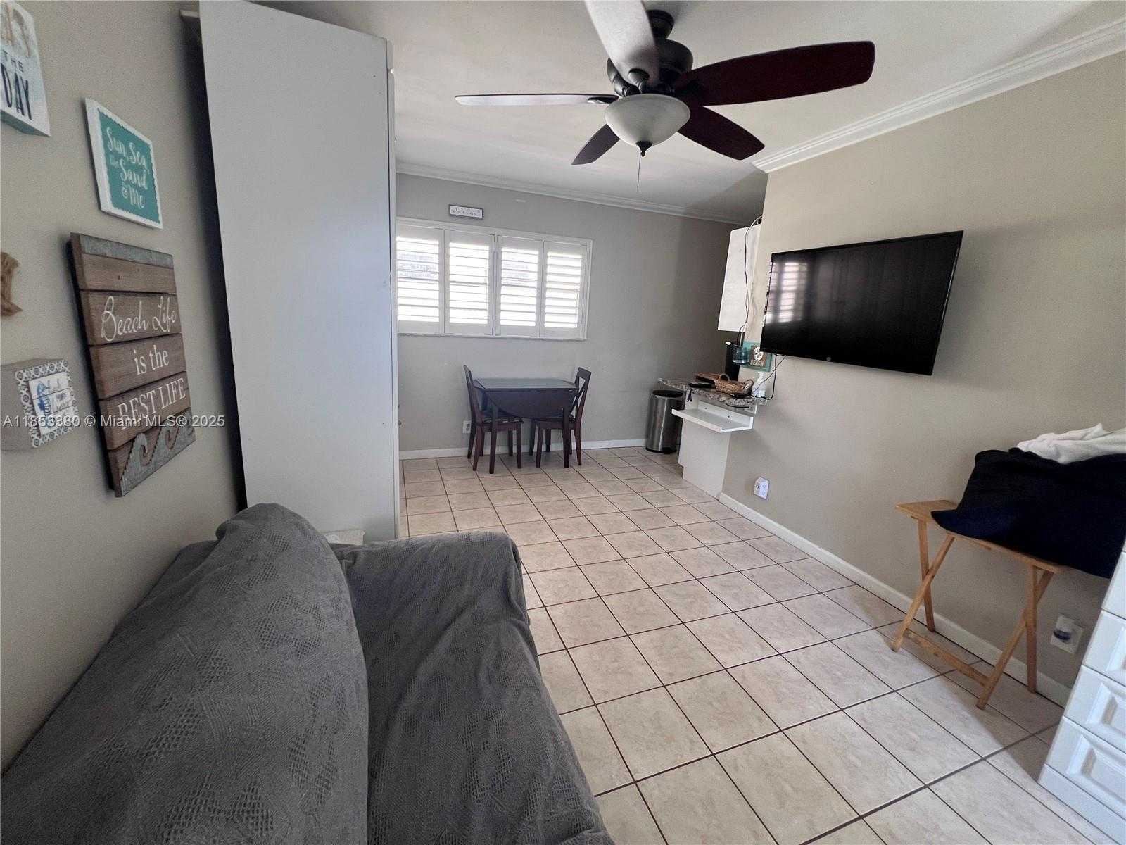 Small Image of 322 HARDING ST #B206, Hollywood Number 9