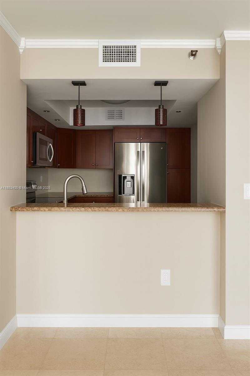 Small Image of 555 15TH ST #32D, Miami Number 11