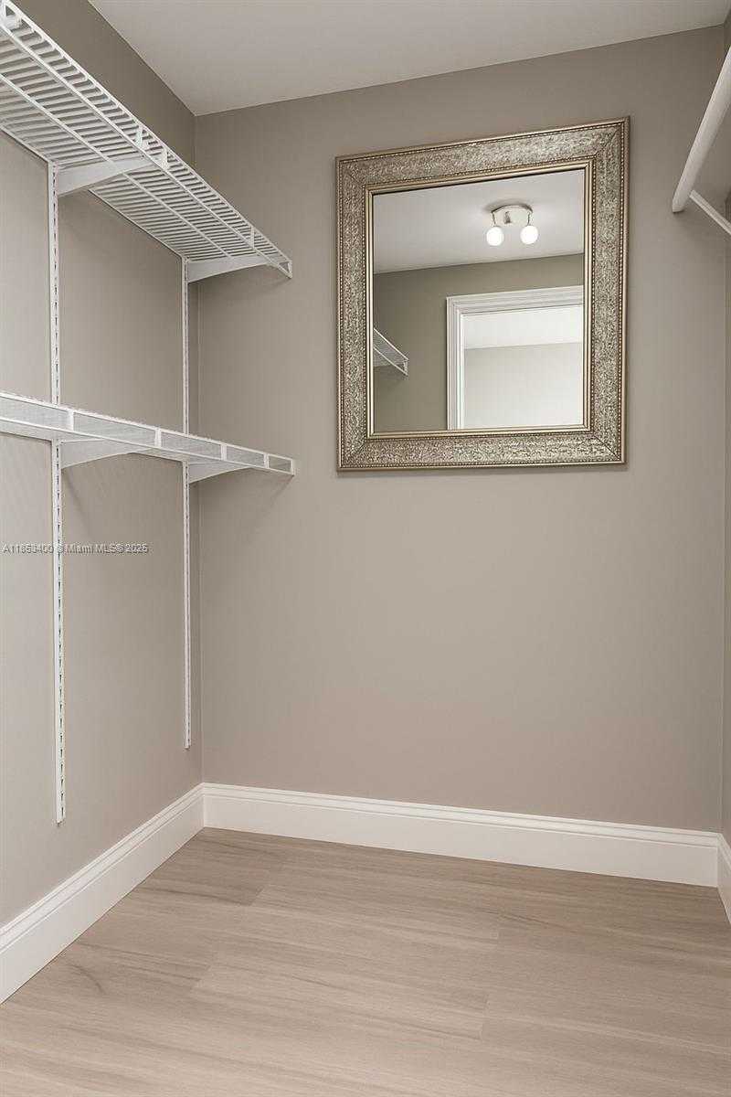 Small Image of 555 15TH ST #32D, Miami Number 14