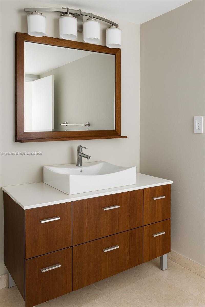 Small Image of 555 15TH ST #32D, Miami Number 18