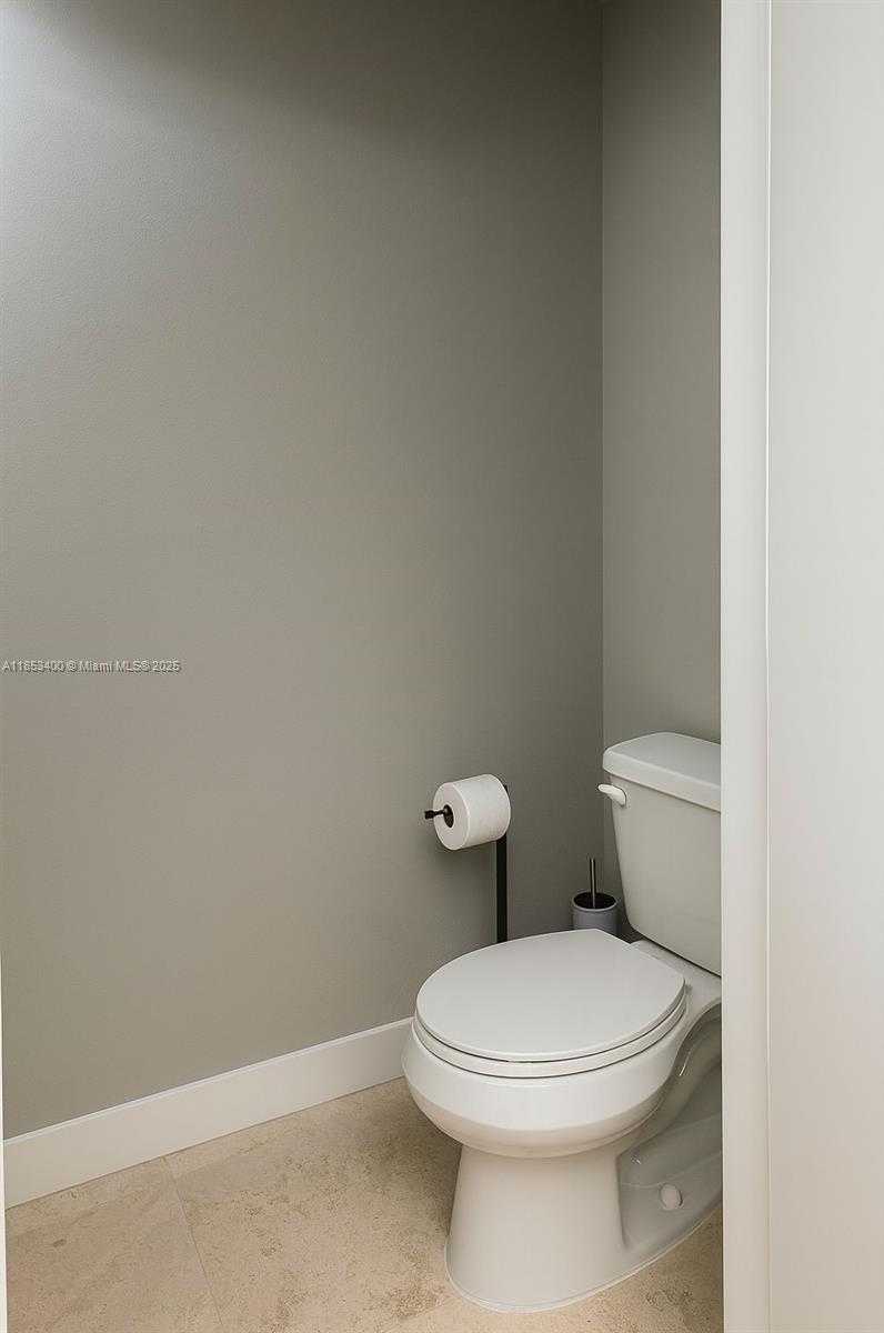 Small Image of 555 15TH ST #32D, Miami Number 21