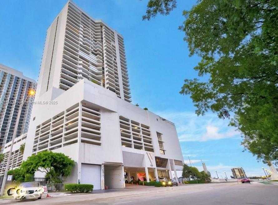 Small Image of 555 15TH ST #32D, Miami Number 31