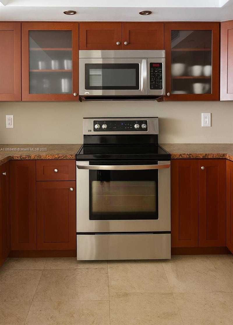 Small Image of 555 15TH ST #32D, Miami Number 7