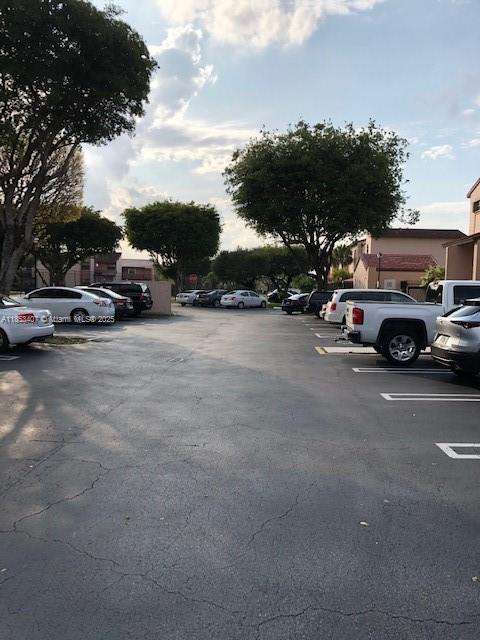 Small Image of 425 WEST PARK DR #12, Miami Number 3