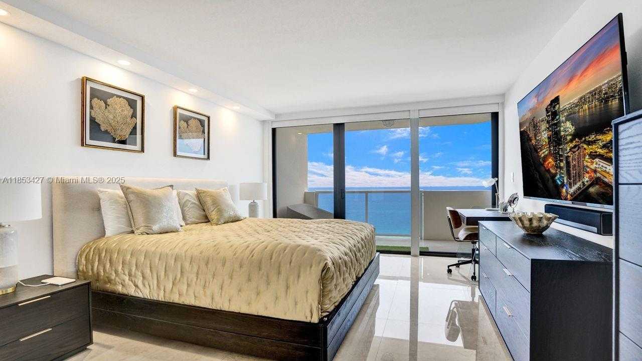 Small Image of 5757 COLLINS AVE #1605, Miami Beach Number 11