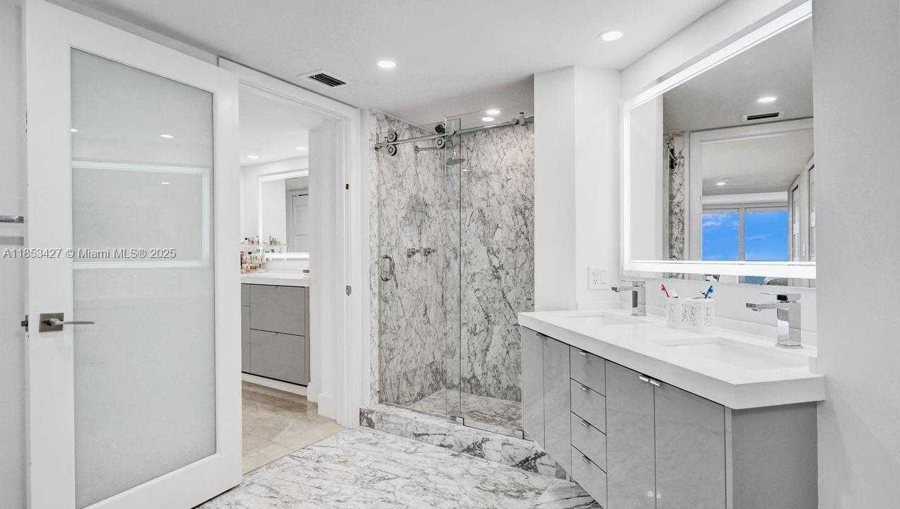Small Image of 5757 COLLINS AVE #1605, Miami Beach Number 14