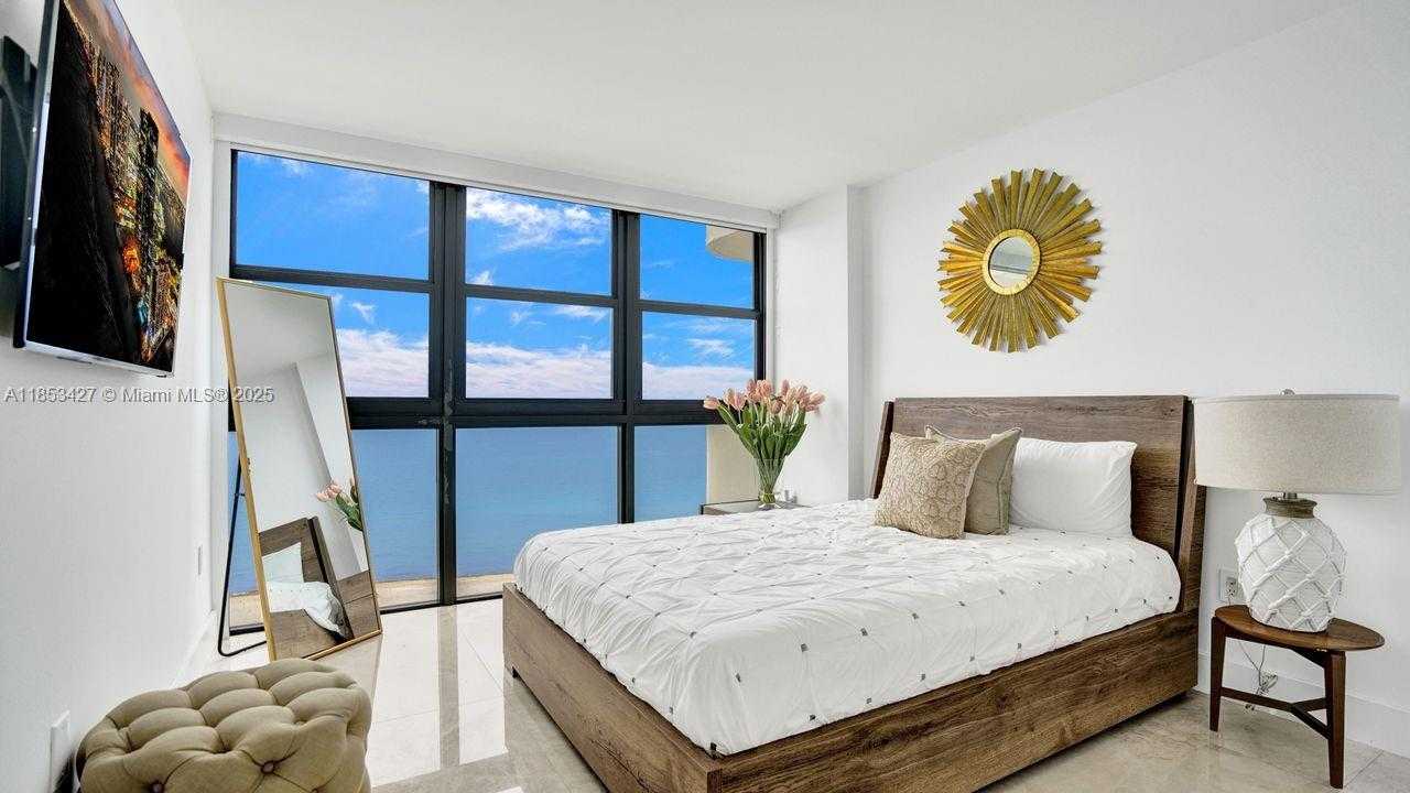 Small Image of 5757 COLLINS AVE #1605, Miami Beach Number 19